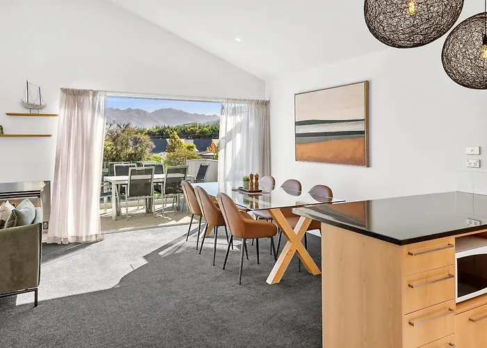 Modern Renovated Apartment
